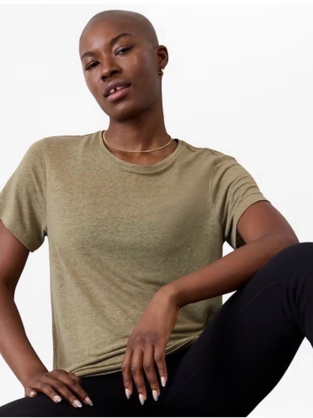 Athleta ‘GETAWAY TEE’ linen blend in Olive Green